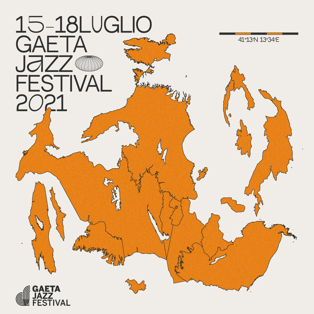 Mappa stilizzata di Gaeta con dettagli del Gaeta Jazz Festival, date e coordinate.