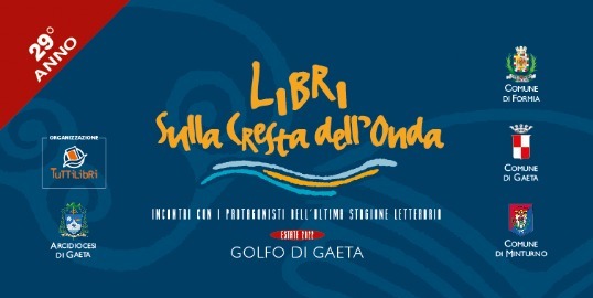 Manifesto dell'evento Libri sulla Cresta dell'Onda 2022, con dettagli sul Golfo di Gaeta.